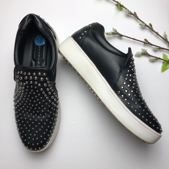 STEVE MADDEN "Smash" Slip on Sneakers Black Silver Studs Size 7.5 - Picture 1 of 6